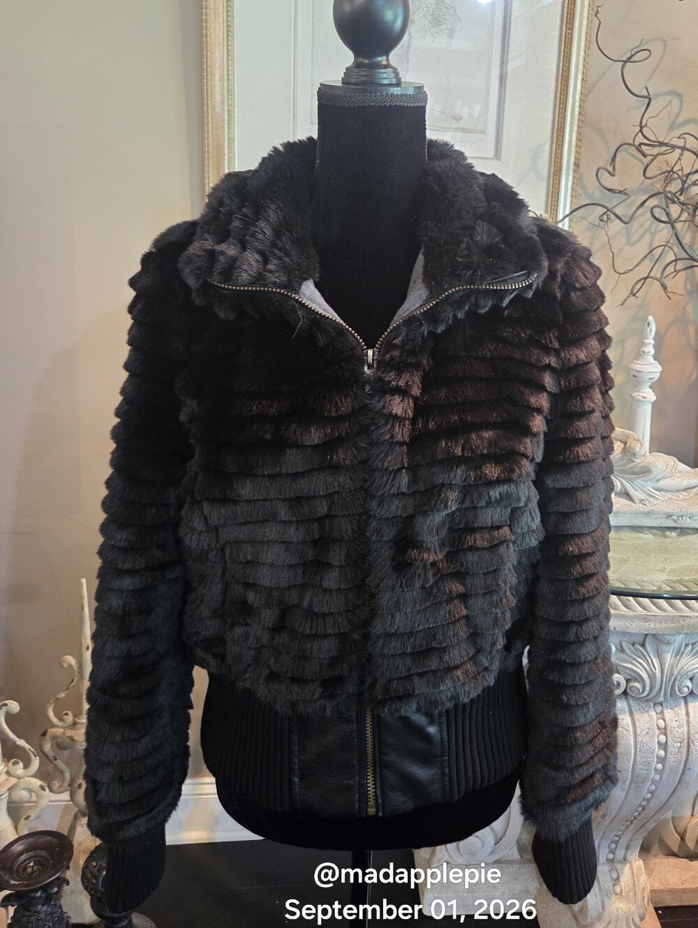 Guess Vintage Streetwear Line Y2K Faux Fur Faux Leather Cropped Designer #118